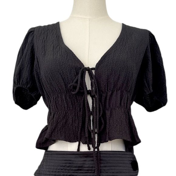 LULU'S‎ String Bow Tie Puff Sleeve V Neck Lightweight Crinkled Crepe Sz S Top - Picture 1 of 6